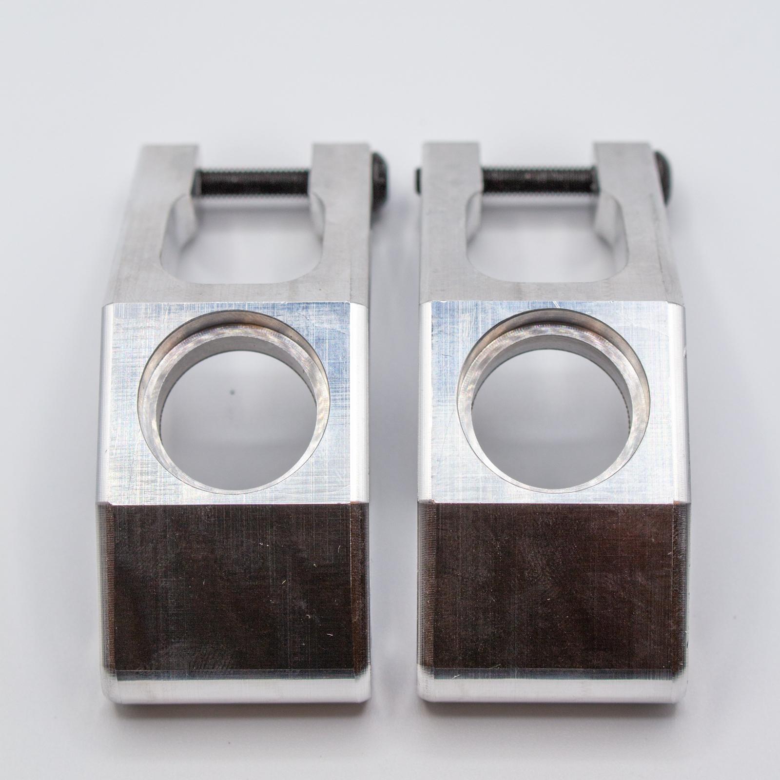 Hostile One-Piece Rear Hub Carrier Set 